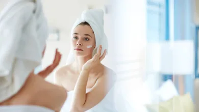 Обзор бьюти-новинок с Aliexpress для девушек по уходу за лицом и телом - Для современных девушек внешний вид играет важную роль. Если вы – молодая леди, которая следит за своей внешностью и всегда ищет новые способы подчеркнуть свою красоту, то вы попали по адресу. Aliexpress, популярная онлайн-платформа с широким ассортиментом товаров, является настоящим кладезем для тех, кто ищет оригинальные и доступные бьюти-товары. В этом обзоре мы представим вам 10 новинок с Aliexpress, которые могут стать вашими помощниками в создании образа современной девушки. Независимо от того, нужны ли вам косметика, аксессуары или устройства для ухода за кожей, мы уверены, что вы найдете что-то особенное. Готовы начать наше путешествие по миру красоты и стиля? Тогда вперед! Бьюти-сокровищница: полезная косметика с AliExpress для девушек до 25 лет