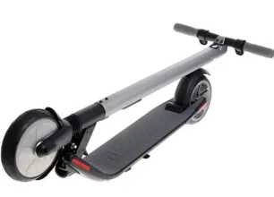 Обзор электросамоката Ninebot KickScooter ES2 - В обзоре рассмотрим электросамокат Ninebot KickScooter ES2 от компании «Segway». Это более мощная и удобная модель по сравнению с ES1L, на которую мы делали обзор ранее. Агрегат разгоняется до 25 км/ч, проезжая 25 км на одном заряде. Расскажем о его плюсах и минусах, учтём мнение опытных и начинающих райдеров. Обзор электросамоката Ninebot KickScooter ES2