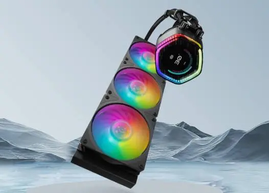 CE выпустила водяной радиатор MasterLiquid 360 оснащенный 2,1-дюймовым экраном - Компания Cooler Extreme официально анонсировала запуск нового радиатора с водяным охлаждением — MasterLiquid 360 Ice Magic Screen, известного за рубежом как MasterLiquid 360 ION. Продукт представляет собой инновационное решение в области систем охлаждения, обеспечивающее высокую эффективность и удлиненный срок службы благодаря использованию технологии шестиугольной водяной охлаждающей головки с двойной полостью GEN X, что позволяет разделять потоки горячей и холодной воды. CE выпустила водяной радиатор MasterLiquid 360 оснащенный 2,1-дюймовым экраном
