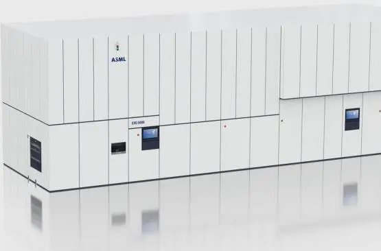 SK Hynix представит литографическую машину ASML High NA EUV в 2026 году - По информации корейского издания ZDNet Korea, компания SK Hynix планирует представить свою первую машину для литографии с высоким содержанием NA EUV в 2026 году. Это заявление было сделано представителями компании на техническом совещании, прошедшем 12 числа этого месяца. SK Hynix представит литографическую машину ASML High NA EUV в 2026 году