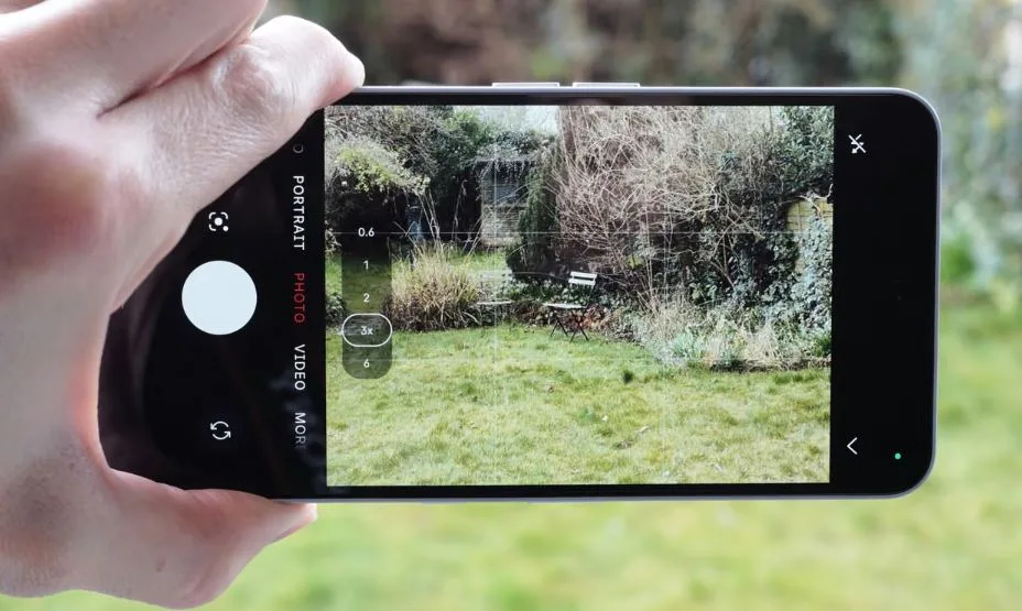 Обзор: Nothing Phone (3a) Pro 12/256 — стоит ли брать в 2025 году - Nothing Phone (3a) Pro 12GB/256GB — смартфон с громким дизайном и не менее громкими обещаниями. В этом обзоре я намеренно убираю эмоции и маркетинг: только холодная логика, практический опыт использования и сервисный взгляд, где важны не слова, а факты. Обзор: Nothing Phone (3a) Pro 12/256 — стоит ли брать в 2025 году - Телефоны, смартфоны